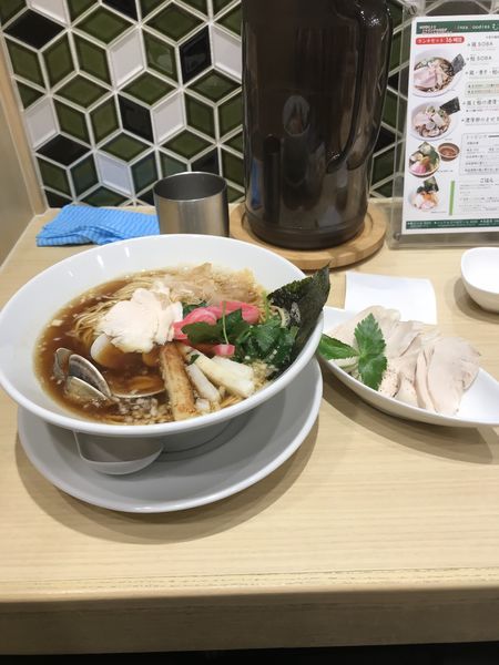 「鶏煮干蛤のトリプルSOBA＋鶏チャーシュー」@むぎとオリーブ 日本橋店の写真