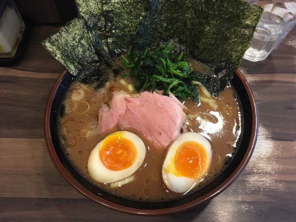 「味玉ラーメン」@神田ラーメン わいず 神田本店の写真