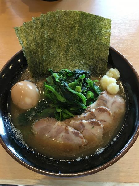「とんこつしょうゆ」@横浜家系らーめん 英 岐阜店の写真