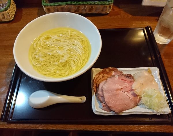 「アイモらーめん塩 豚レアチャーシュー増し」@ふかや女子流 アイモの写真