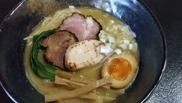 「にごった煮干しソバ」@烏の灯の写真