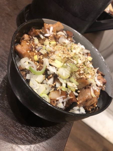 「炙りチャーシュー丼」@らーめん よし坊の写真