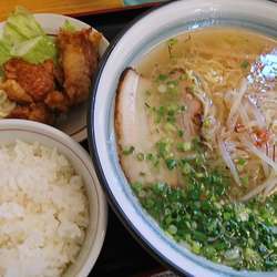 牛骨ラーメン 唐揚げセット