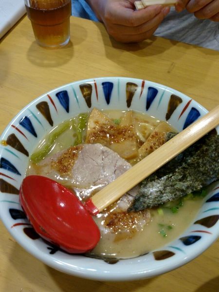 「全のせとんこつラーメン」@七志 とんこつ編 青葉台店の写真