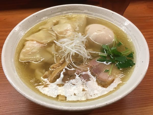 「特製塩らーめん」@純手打ち 麺と未来の写真