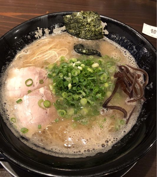 「ラーメン750円＋替え玉」@博多一瑞亭の写真