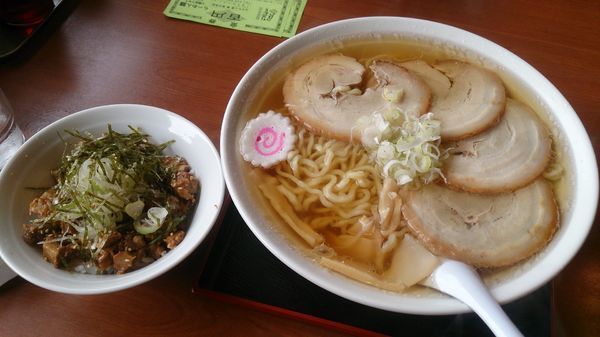 「チャーシュー麺800円+他」@佐野らーめん 中村屋 石下店の写真