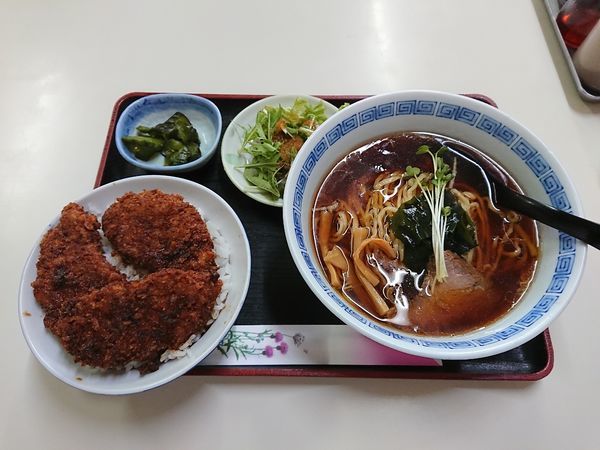 「らーめんセット(ソースカツ丼) 840円」@八百半飯店の写真