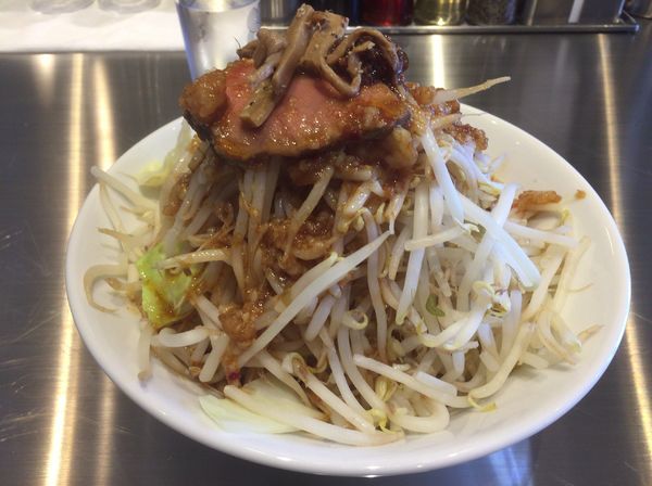 「油そば 野菜増し」@麺ハチイチ／81 NOODLE BARの写真