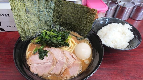 「菊名盛りラーメン 900円 +無料ライス」@横浜ラーメン武蔵家 菊名店の写真