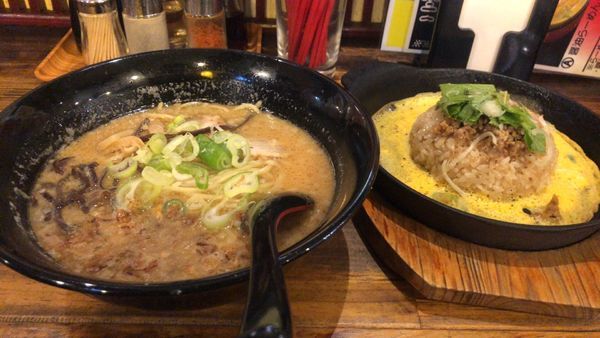 「ランチセット(醤油とんこつ+半チャーハン大盛」@我流らぁめん 風神の写真