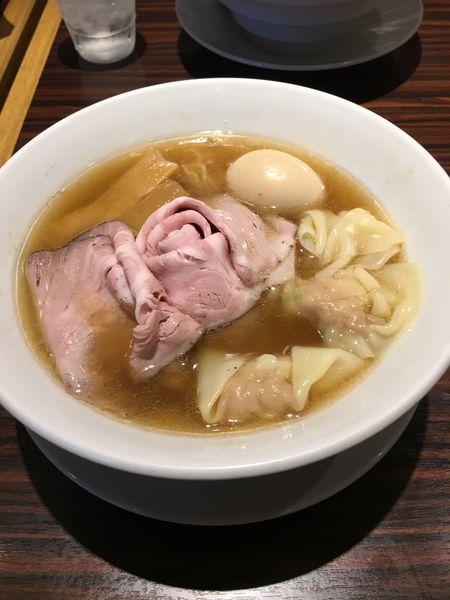 「醤油ラーメン【全部のせ】」@らーめん 本竈 エスパル仙台店の写真