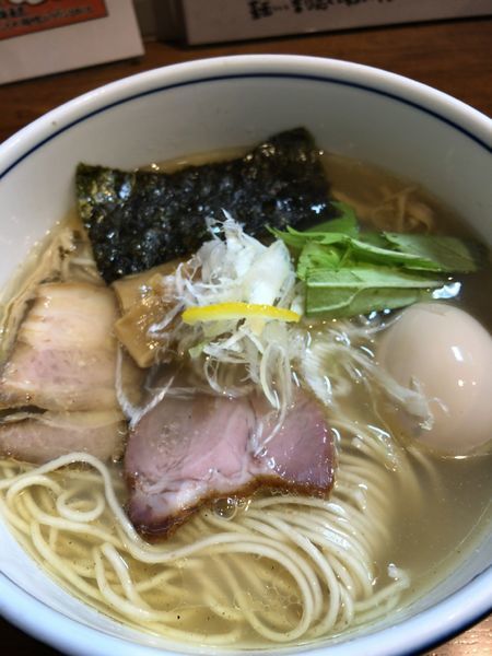 「ゆず香る白醤油らーめん ¥850＋味玉 ¥100」@麺処 びぎ屋の写真