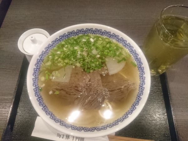 「細麺 ラー油抜き　８８０円」@馬子禄 牛肉面の写真