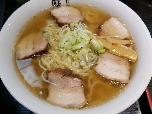 「喜多方ラーメン(大盛)+餃子5個 +サービスライス」@喜多方ラーメン 坂内 汐留シティセンター店の写真