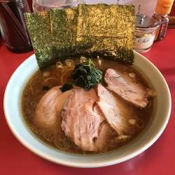 大盛りチャーシュー麺