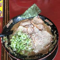 バリトンラーメン チャーシュー  910円