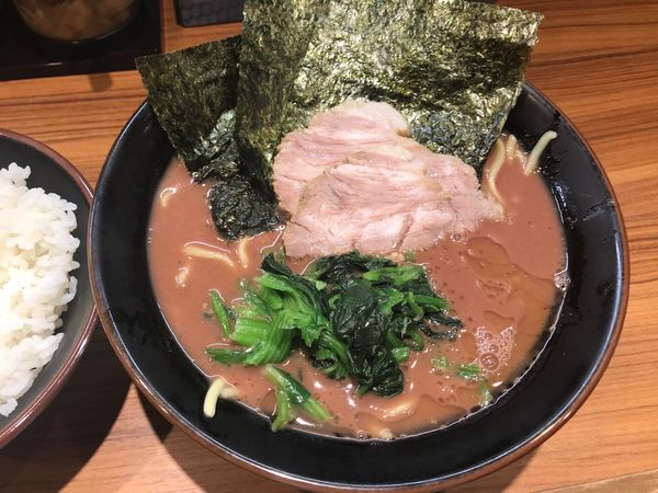 「ラーメン」@横浜家系らーめん 輝道家の写真
