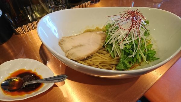 「スパイシー油そば（小）　７００円」@オリーブ油そば 三六の写真