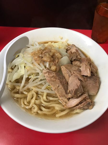 「ラーメン並盛 野菜少な目 ニンニク 脂チョイ増し」@ラーメンハイキックの写真