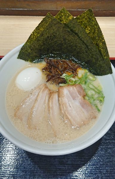 「スペシャル白丸」@IPPUDO NOODLE EXPRESS 静岡SA店の写真