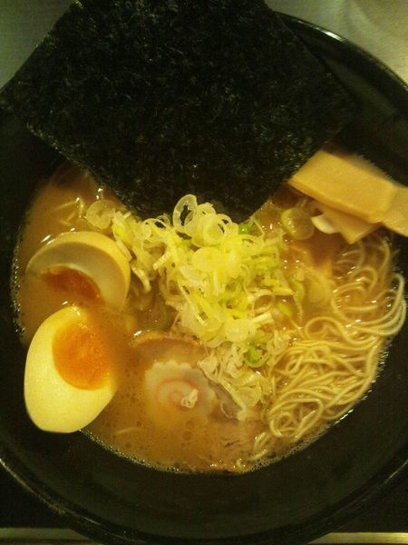 「濃厚豚骨しょうゆ」@ラーメン・餃子 響の写真