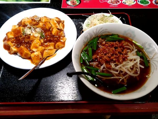 「ラーメンセット(台湾ラーメン＋麻婆飯)680円」@中華料理 同源 高崎店の写真