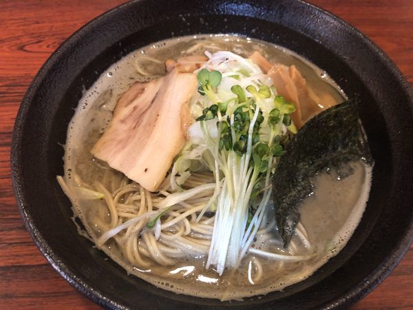 「メガ煮干ラーメン（大）」@麺屋 ひな多の写真