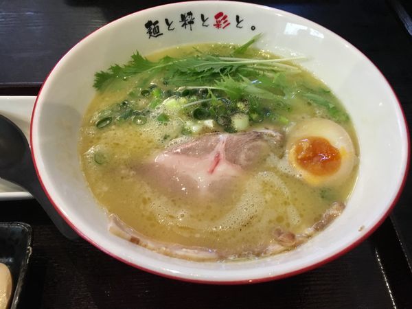 「白鶏塩らーめん780」@麺屋 彩々 昭和町本店の写真