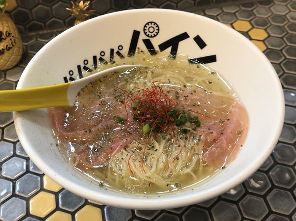 「限定冷やしメロンラーメン「メメメメメロン」(950円)」@パイナップルラーメン屋さん パパパパパインの写真