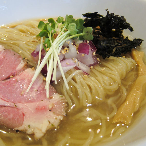 「冷やし貝そば（塩）800円」@noodles kitchen GUNNERS 新丸子店の写真