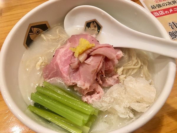 「真鯛ラーメン(冷やし)」@真鯛らーめん 麺魚の写真