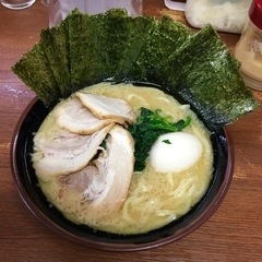 横浜家系ラーメン まくり家の画像