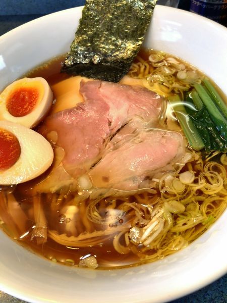 「醤油らーめん ¥750＋半味玉 ¥50」@とものもとの写真