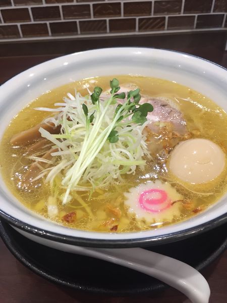 「芳醇鶏塩ラーメン、味玉」@らーめんつけ麺 吉田商店 本店の写真