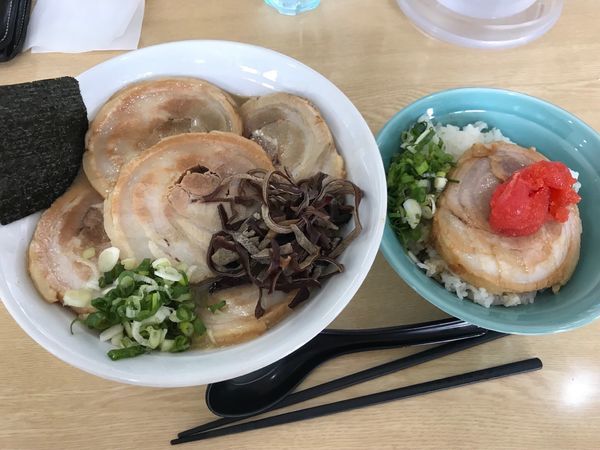 「チャーシュー豚骨ラーメン+肉明太ご飯」@NOODLE BASE  TRICK☆STARの写真