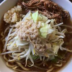 爆龍麺 750円
