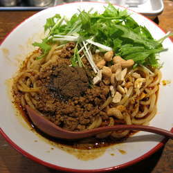 汁なし担々麺（シビレ3）：880円