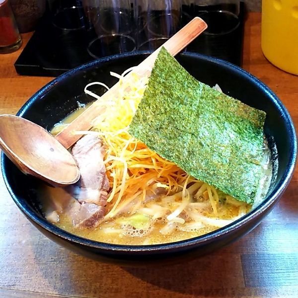 「辛ねぎ味噌らーめん」@麺酒場 でめきんの写真