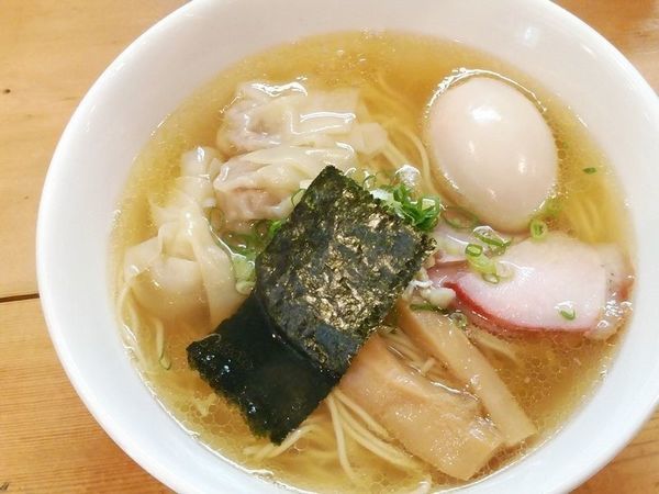 「白だし肉ワンタン（ハーフ）麺＋味付玉子」@支那そば 大和 稲荷町本店の写真
