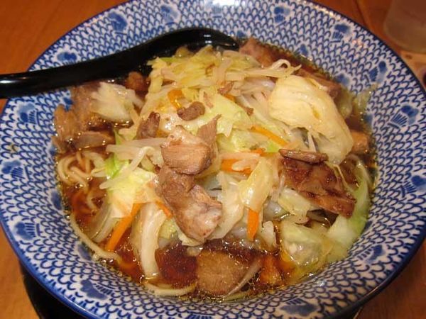 「とんさいらーめん醤油　740円」@麺処直久 新橋店の写真