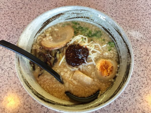 「ぴり辛とんこつらーめん」@みそ膳 らーめん遠田の写真