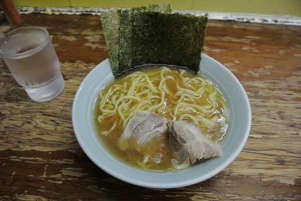「ラーメン700円　麺硬め」@まこと家の写真