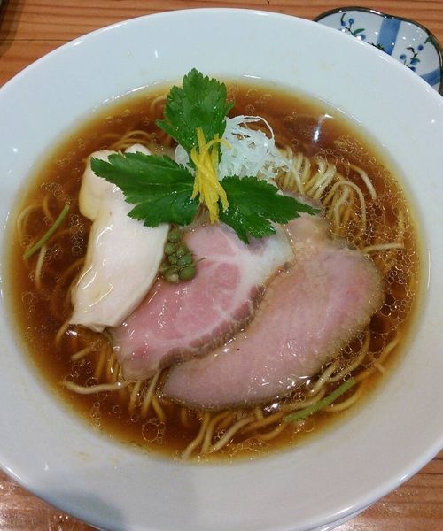 「鶏そば（醤油）９００円」@麺LABOひろの写真