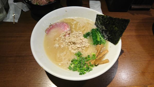 「濃厚鶏白湯らーめん800」@自家製麺 麺処 東行の写真