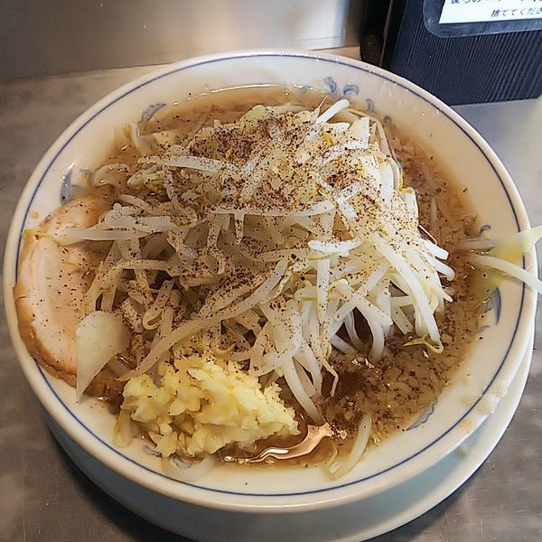 「らーめん（醤油・麺半分・ニンニク）」@らーめん大 練馬店の写真