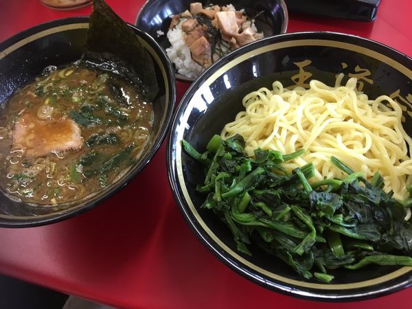 「限定 カレーつけ麺＋青菜＋半チャーシューまぶし」@家系ラーメン 王道家の写真