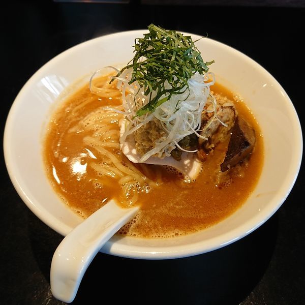 「帆立鶏白湯醤油  @850円」@雨は、やさしく No.2の写真