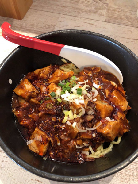 「【限定】汁無し麻婆麺　800円＋ビール」@麺屋 誉の写真