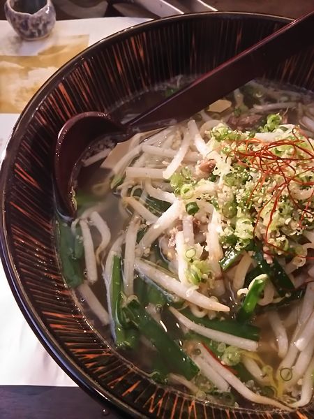 「テールスープラーメン￥990」@鳥取和牛 炭火焼肉 アイナビ 一張羅 茅ヶ崎店の写真